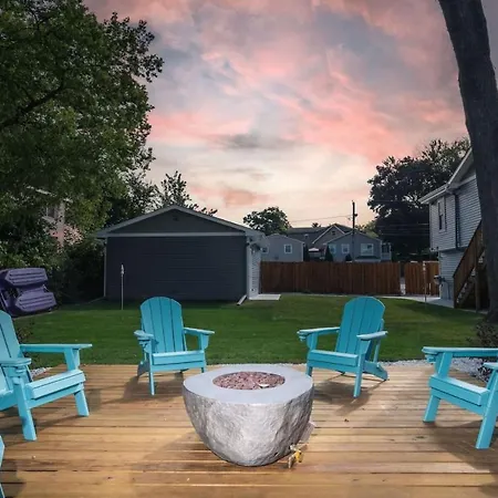 Harbor Clubhouse 3Bed 3.5Bath Modern Waterfront With Fireplace