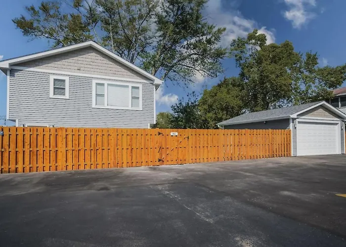 Harbor Clubhouse 3Bed 3Bath Modern Waterfront With Hot Tub And Pet Friendly Fox Lake