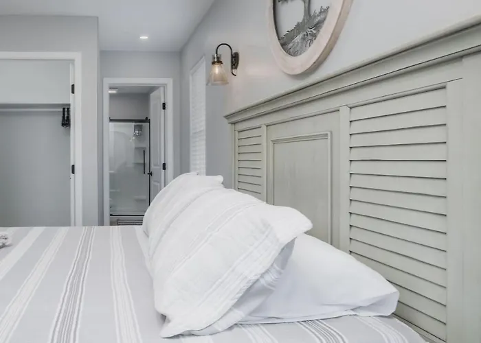 Harbor Clubhouse 3Bed 3Bath Modern Waterfront With Hot Tub And Pet Friendly