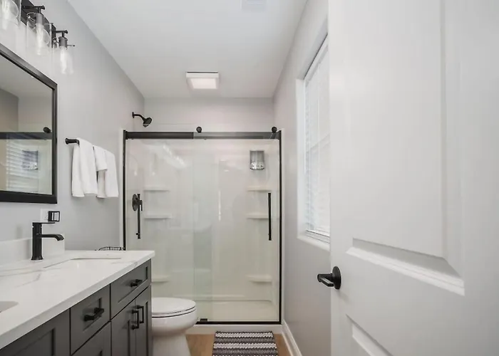 Harbor Clubhouse 3Bed 3Bath Modern Waterfront With Hot Tub And Pet Friendly Casa de férias Fox Lake
