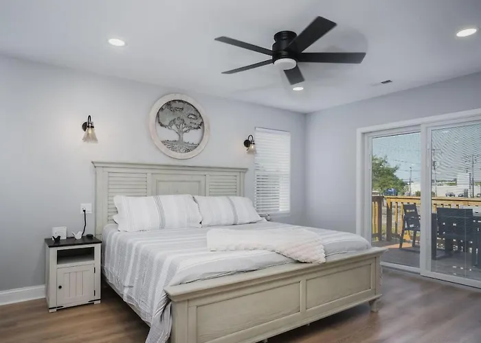 Harbor Clubhouse 3Bed 3Bath Modern Waterfront With Hot Tub And Pet Friendly *