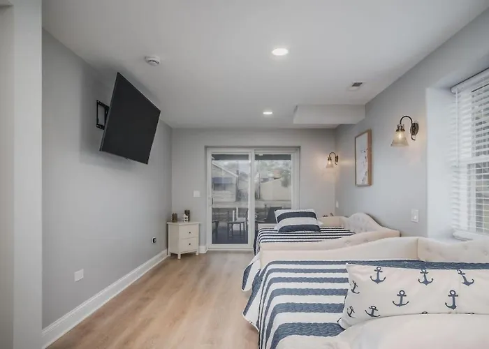 Harbor Clubhouse 3Bed 3Bath Modern Waterfront With Hot Tub And Pet Friendly Casa de férias Fox Lake