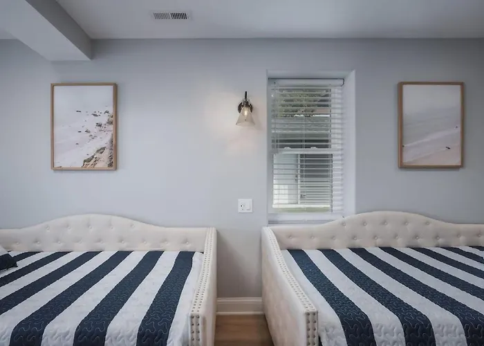 Harbor Clubhouse 3Bed 3Bath Modern Waterfront With Hot Tub And Pet Friendly Fox Lake