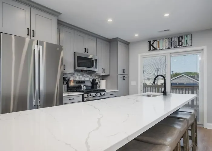 Harbor Clubhouse 3Bed 3Bath Modern Waterfront With Hot Tub And Pet Friendly