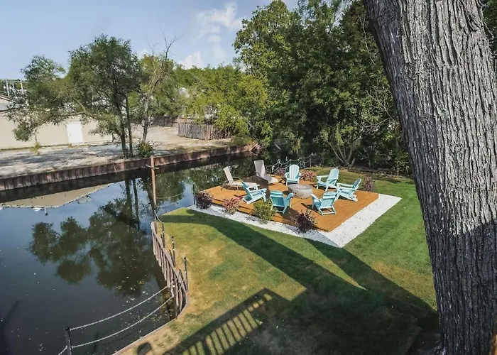 Casa de férias Harbor Clubhouse 3Bed 3Bath Modern Waterfront With Hot Tub And Pet Friendly Fox Lake